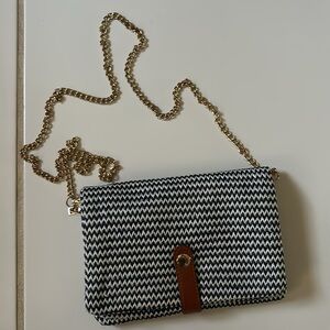 Street Level Crossbody Clutch Chain Strap Purse Chevron Pattern Blue White